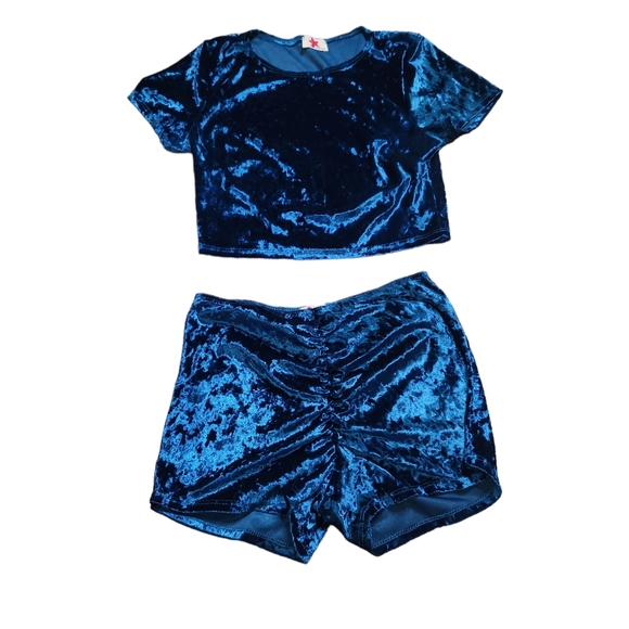 Blue Leopard Tops - Y2K 90s Blue leopard blue velour crop 2 piece shorts set size small
